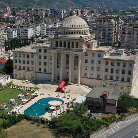Hotel Colombo Berat Buitenkant foto The Grand Hotel