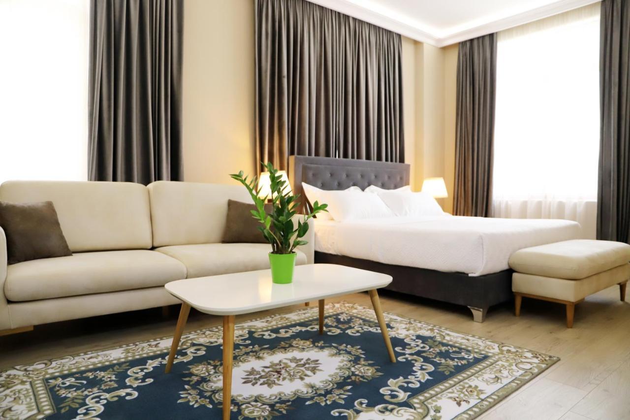 Hotel Colombo Berat Buitenkant foto