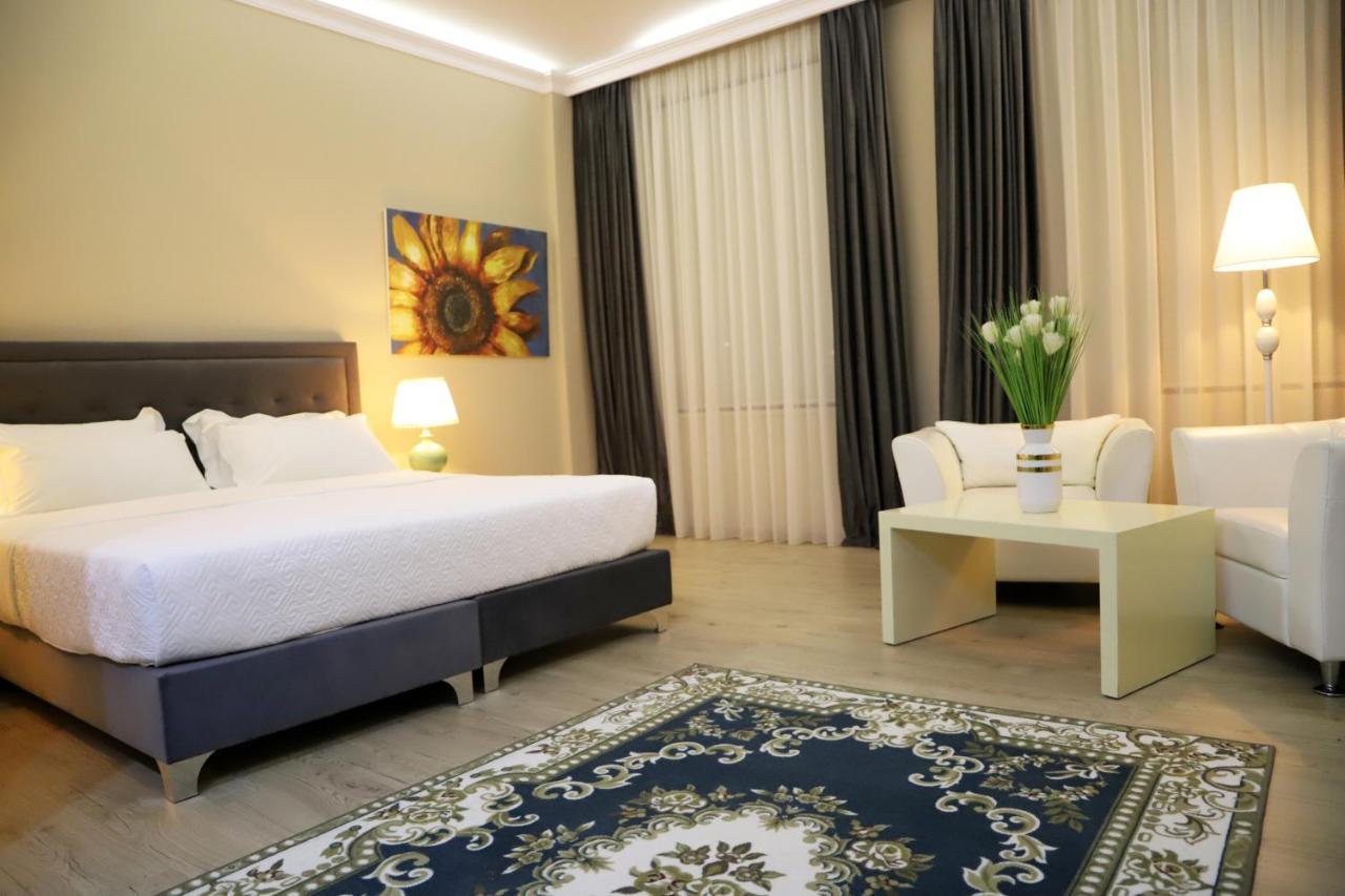 Hotel Colombo Berat Buitenkant foto